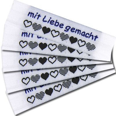 Woven Label with design "mit Liebe gemacht"