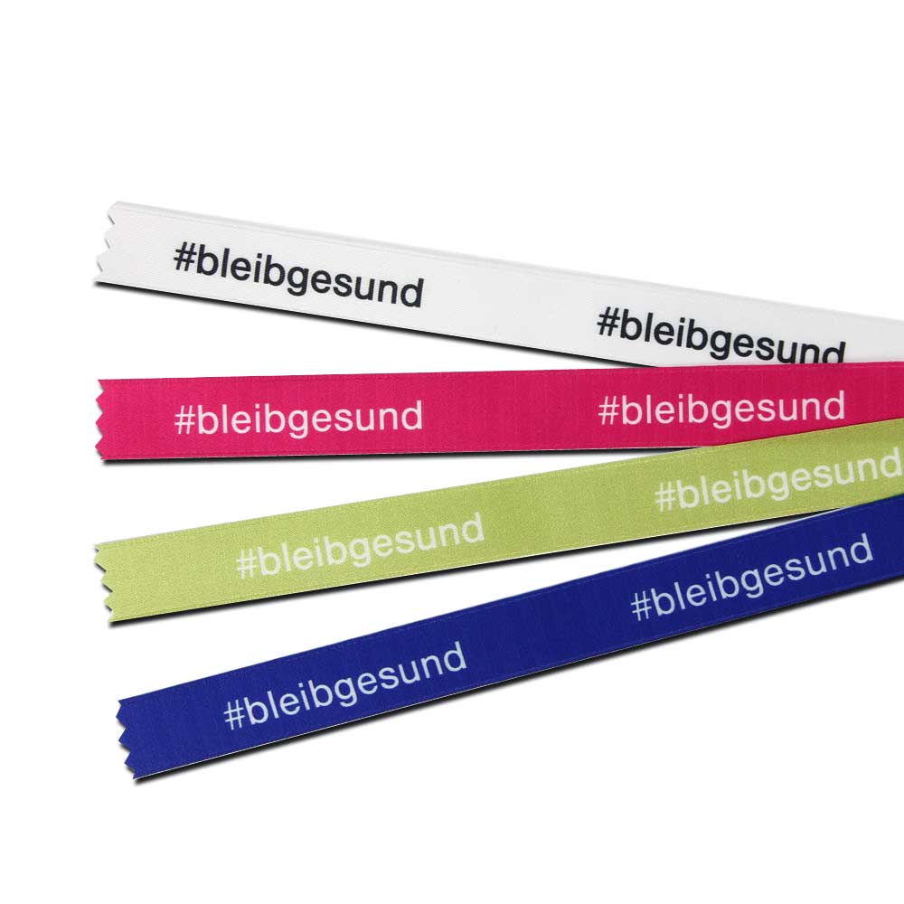 Bordeer strip with the inscription "#bleibgesund"